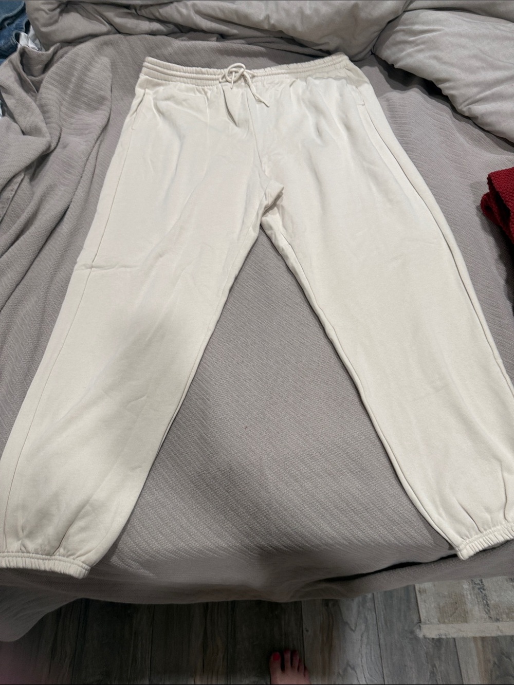 Old Navy Cream Drawstring Jogger Sweatpants (XL Tall)
